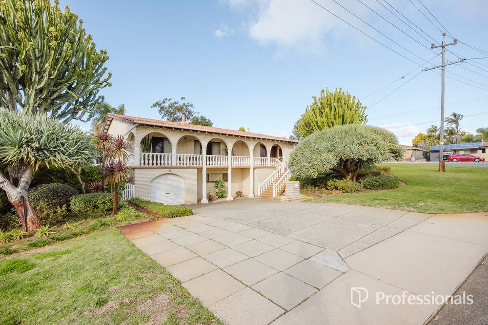 2 Bredhurst Road, MARANGAROO, WA 6064
