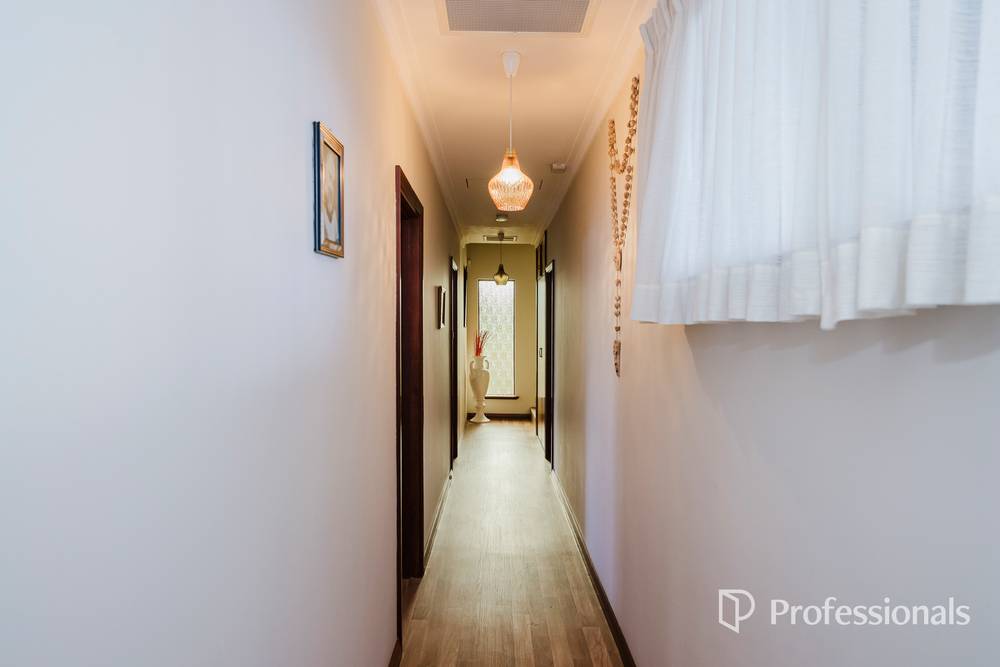 2 Bredhurst Road, MARANGAROO, WA 6064