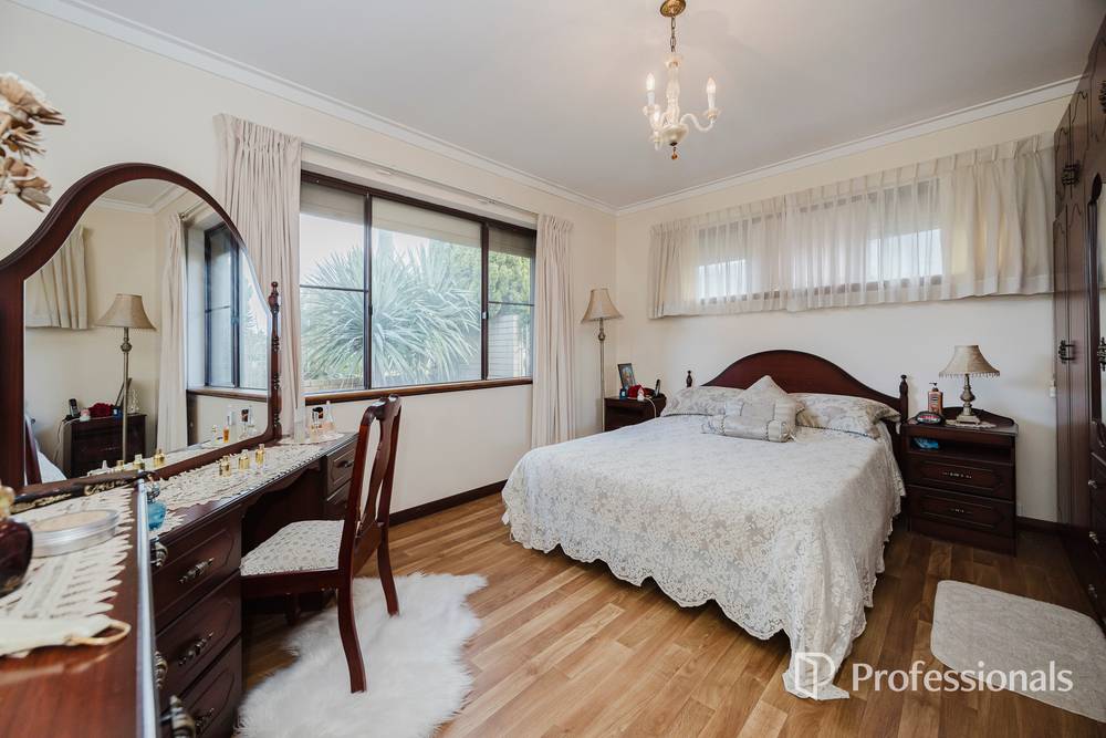 2 Bredhurst Road, MARANGAROO, WA 6064