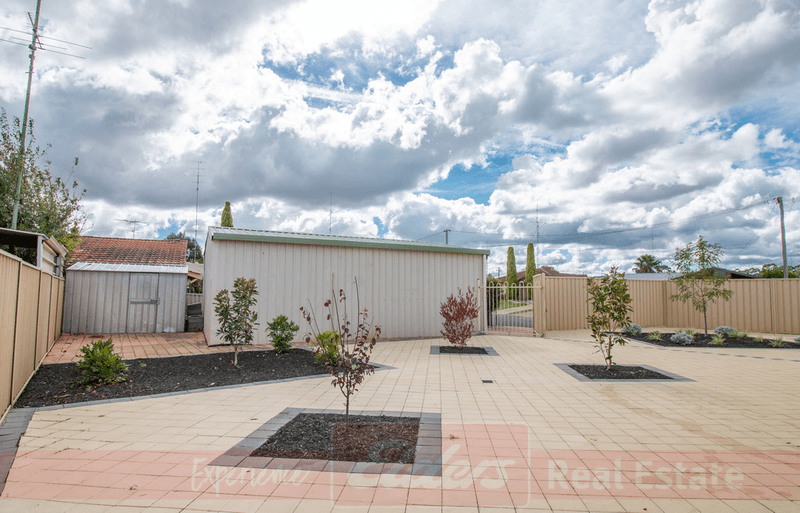 15 LYONS Way, HARVEY, WA 6220