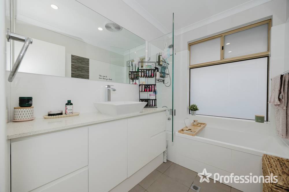 7 Spinnaker Crest, BALLAJURA, WA 6066