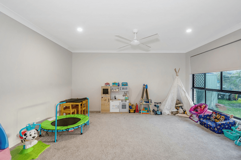 6 Glentree Avenue, UPPER COOMERA, QLD 4209