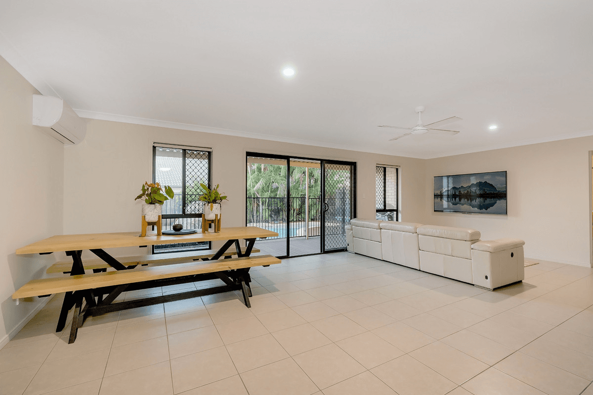 6 Glentree Avenue, UPPER COOMERA, QLD 4209