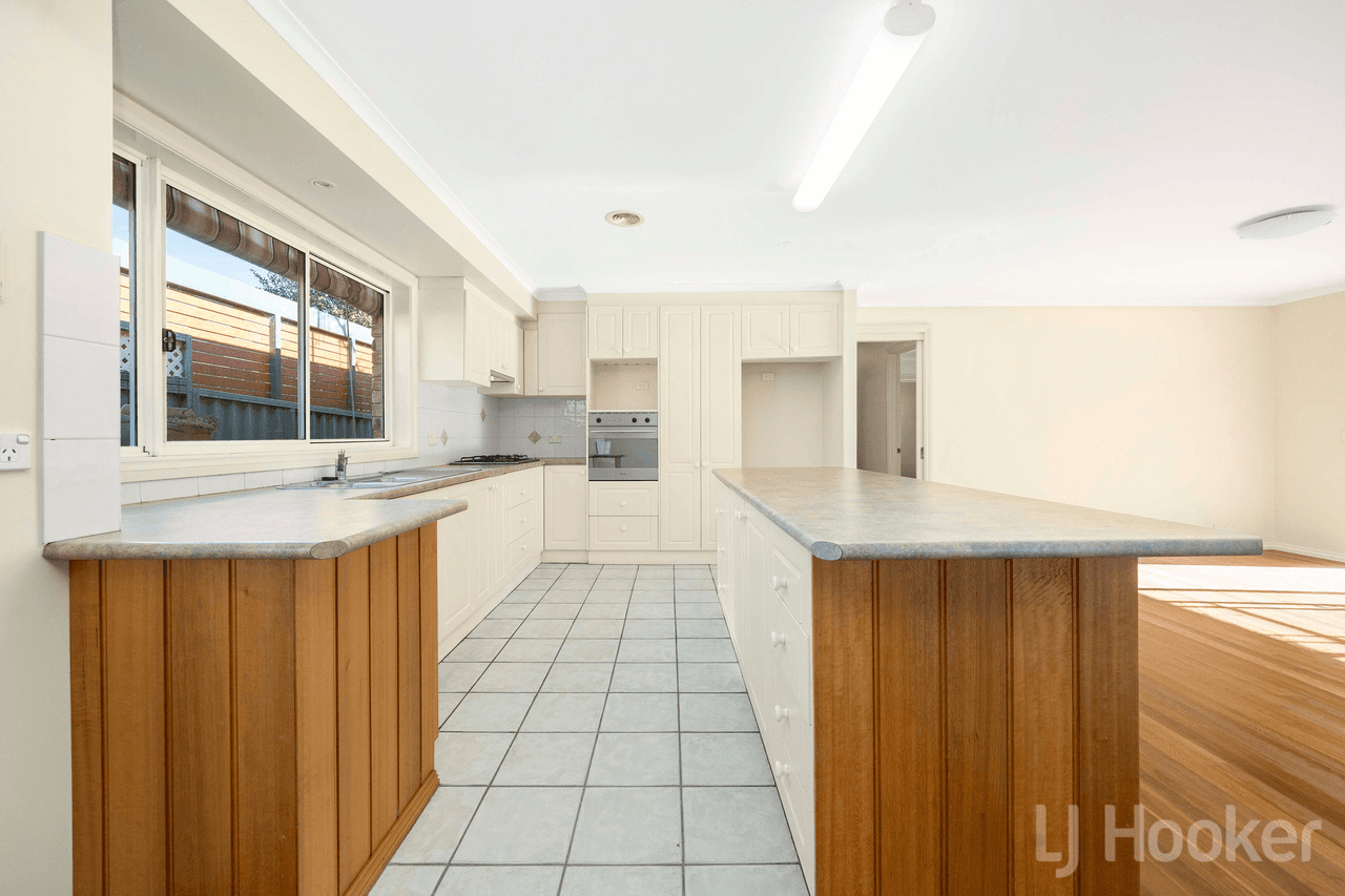 43 Allumba Street, QUEANBEYAN WEST, NSW 2620