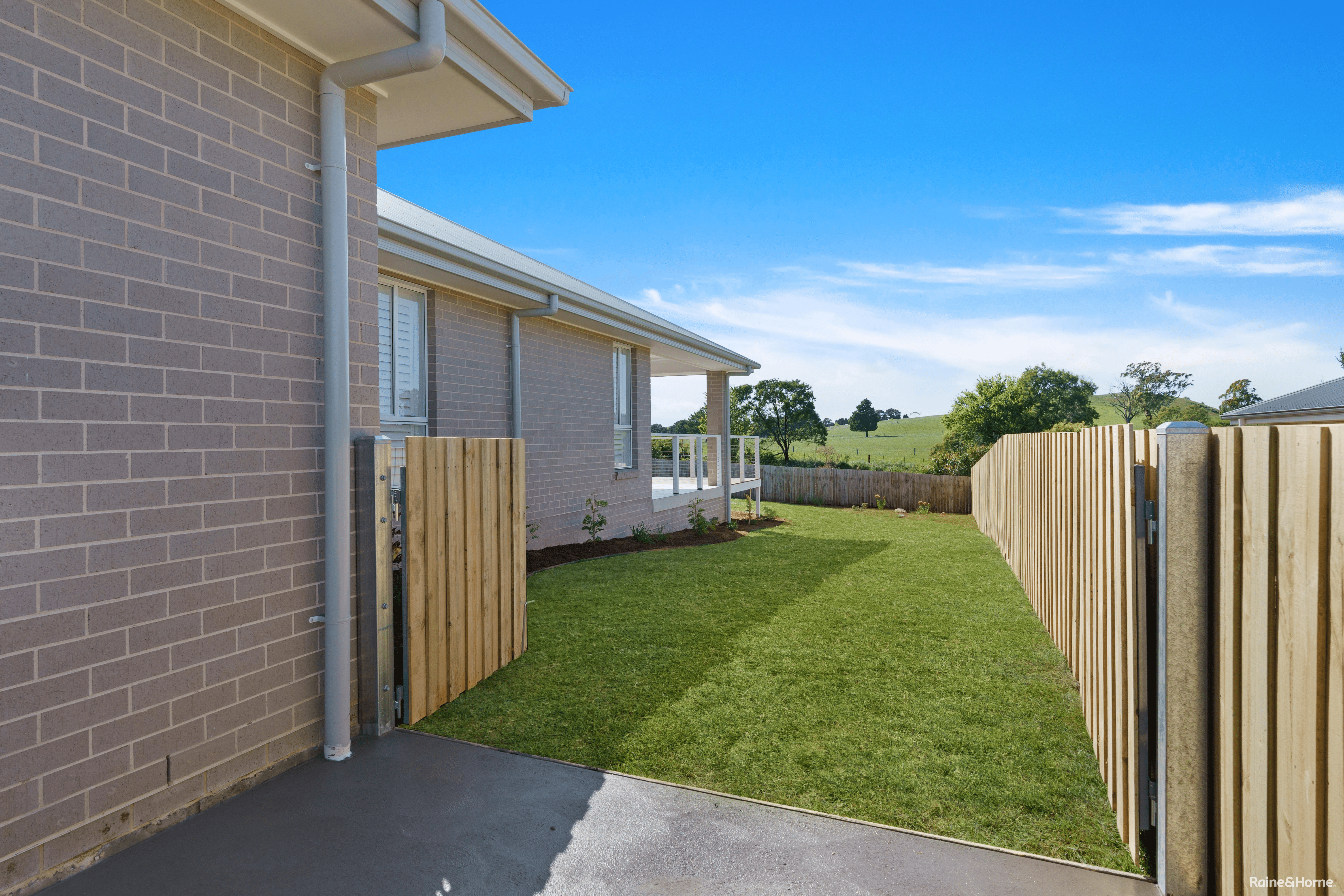 67 Darraby Drive, MOSS VALE, NSW 2577