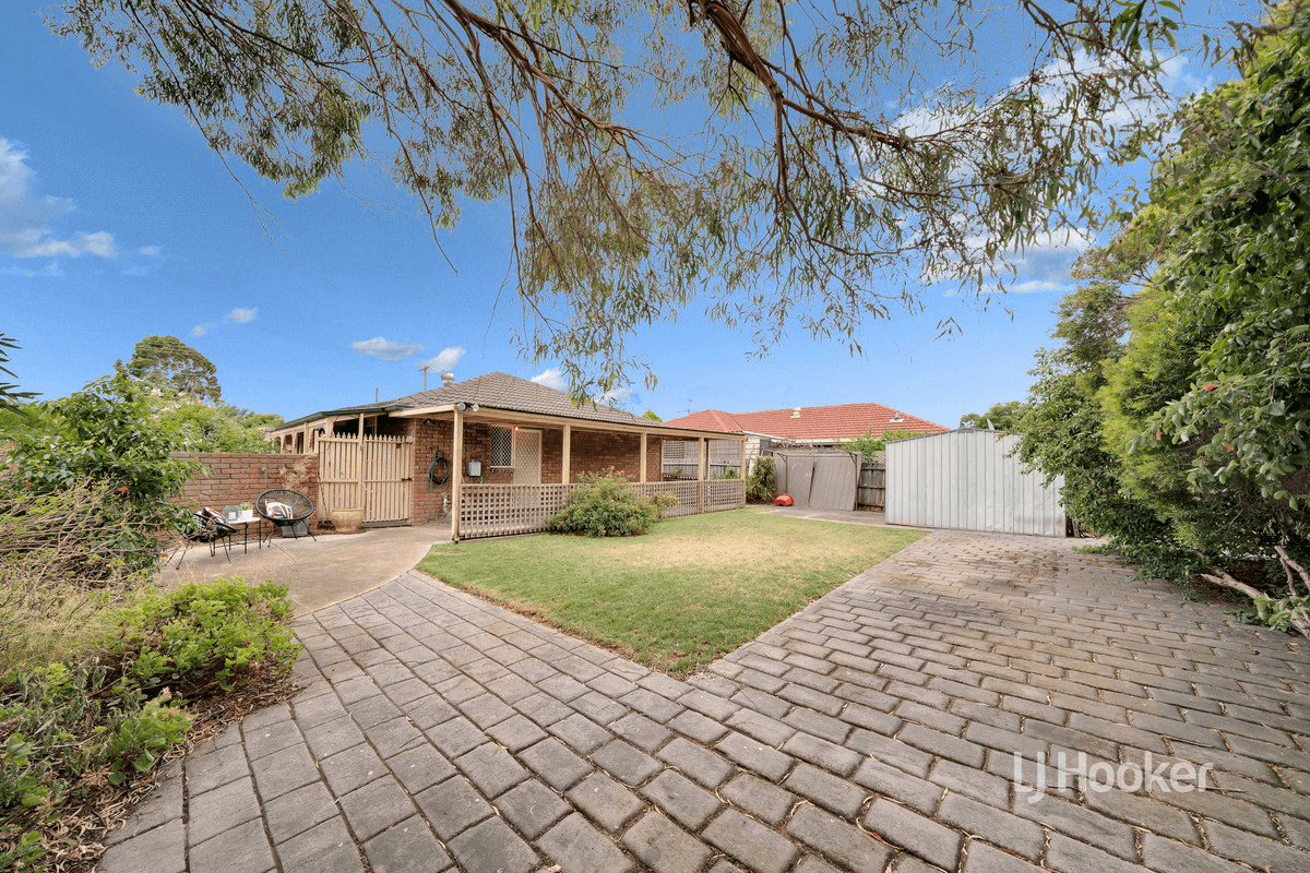 15 Cassowary Avenue, WERRIBEE, VIC 3030