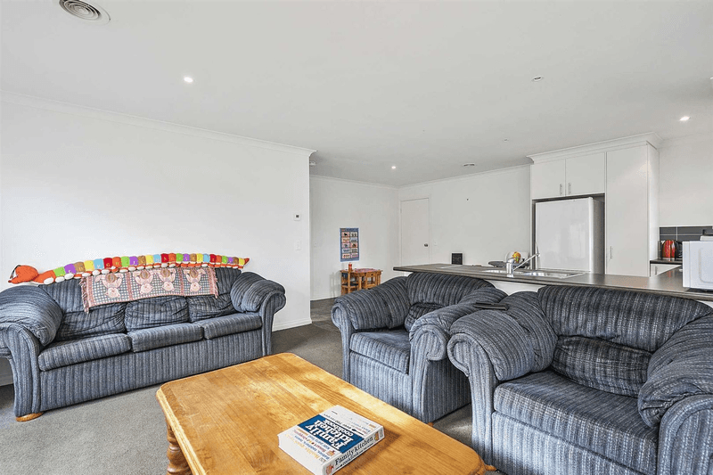 15 Oscar Drive, Sebastopol, VIC 3356