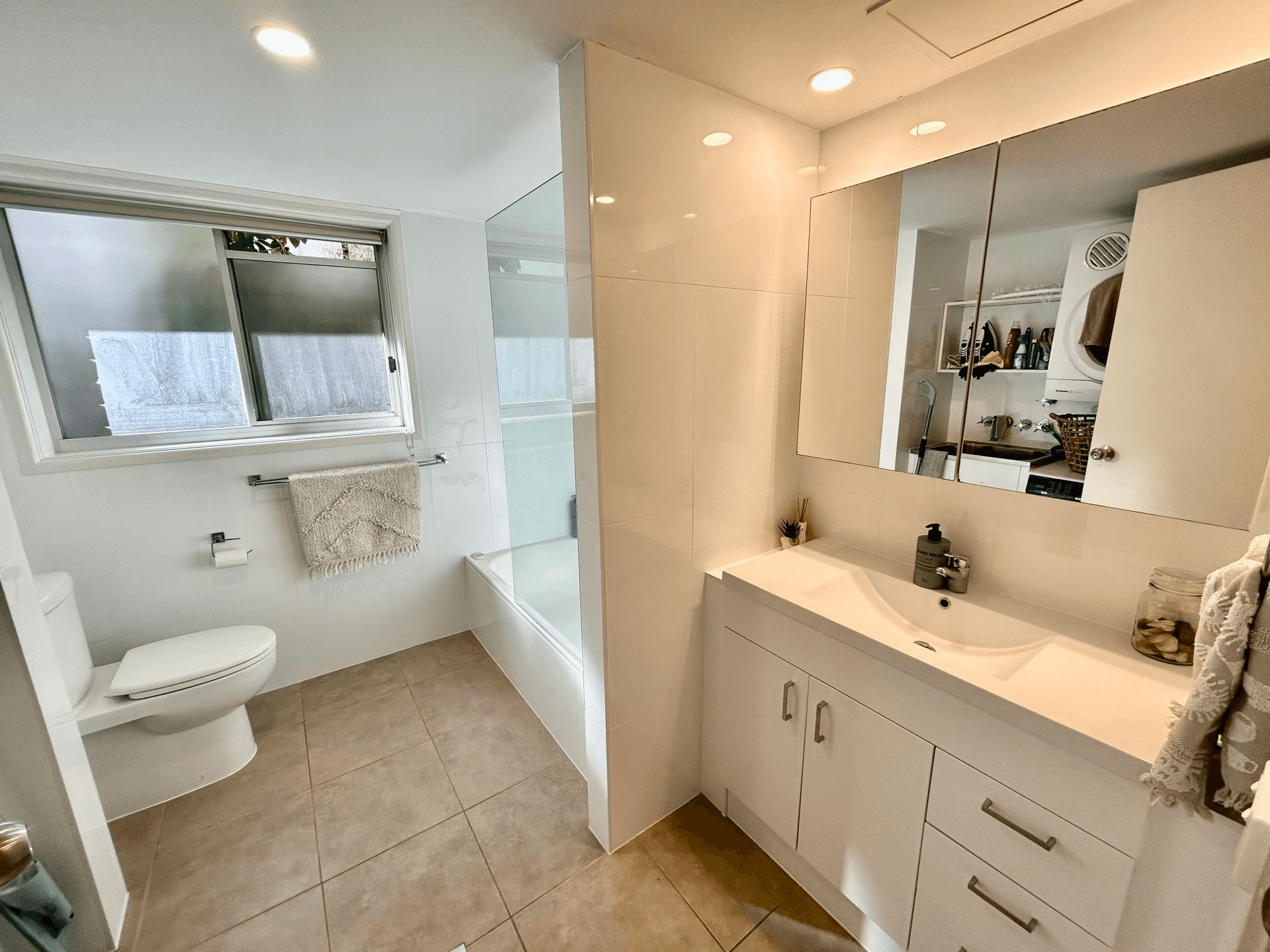 3/24 First Avenue, Broadbeach, QLD 4218