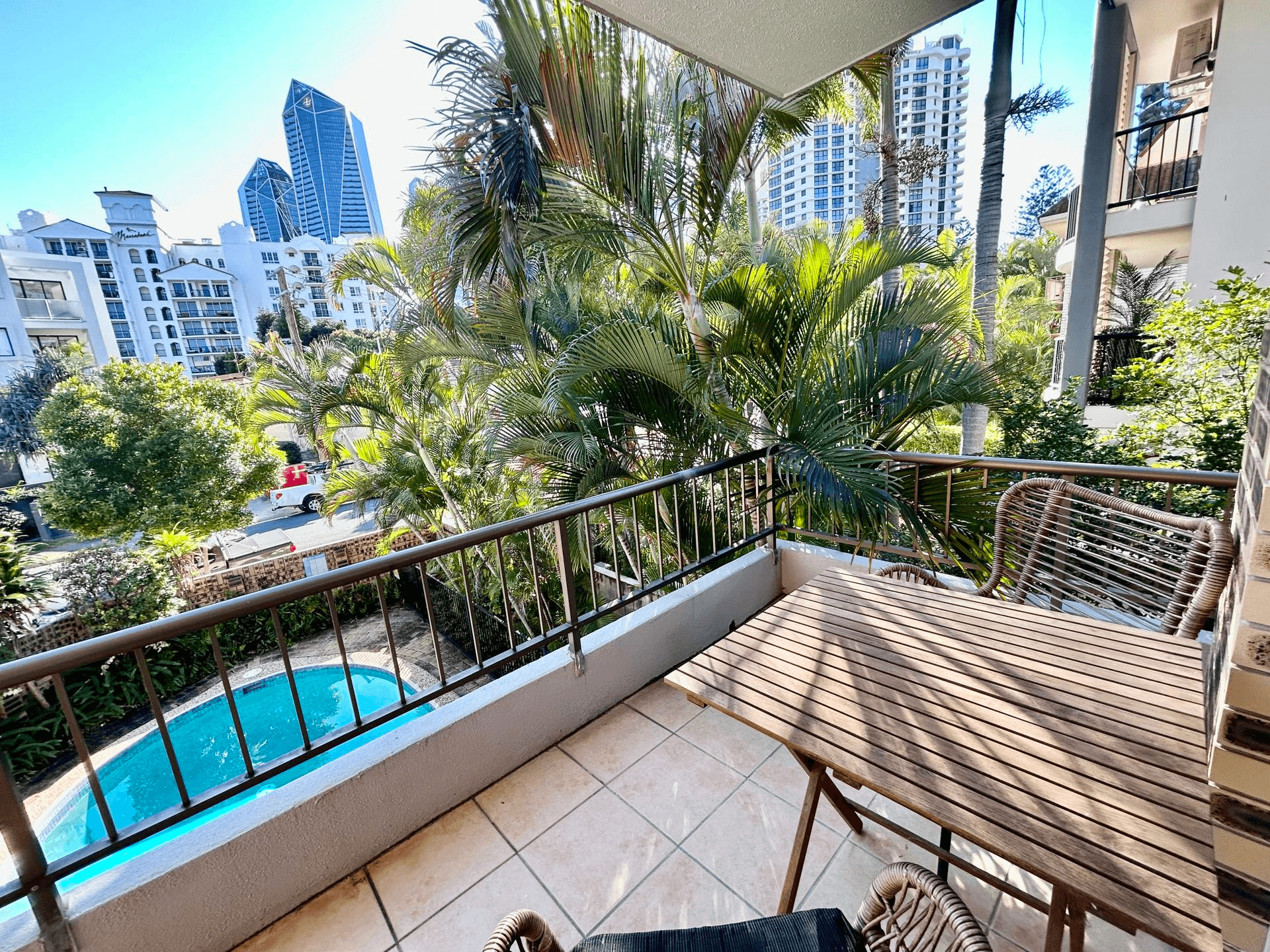 3/24 First Avenue, Broadbeach, QLD 4218