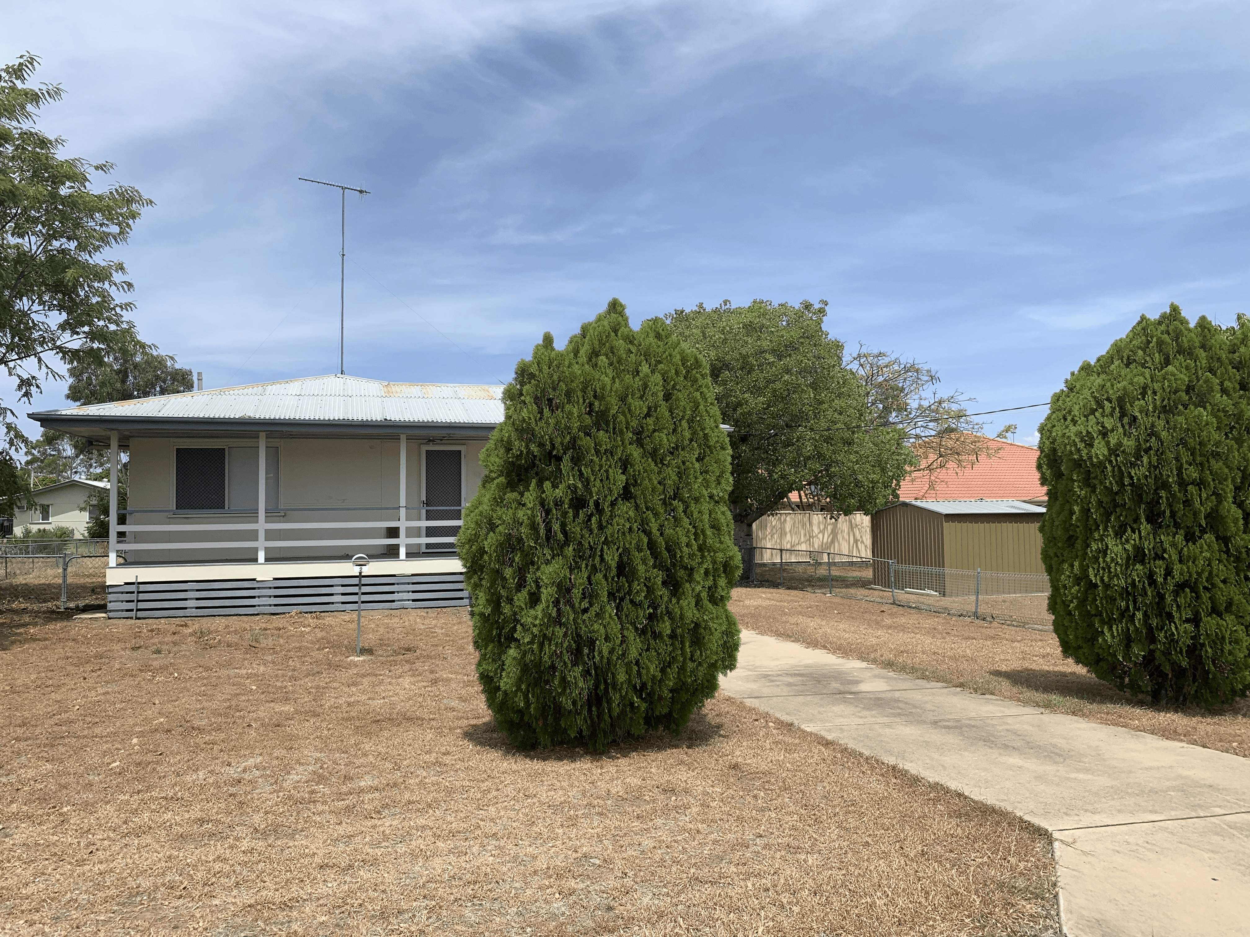 2 Knaggs St, Moura, QLD 4718