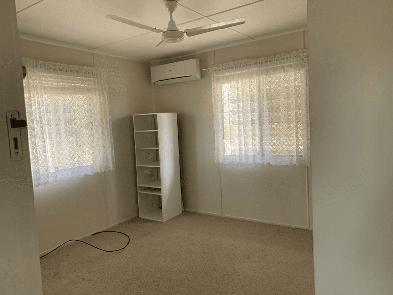 2 Knaggs St, Moura, QLD 4718