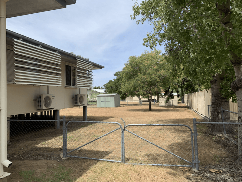 2 Knaggs St, Moura, QLD 4718