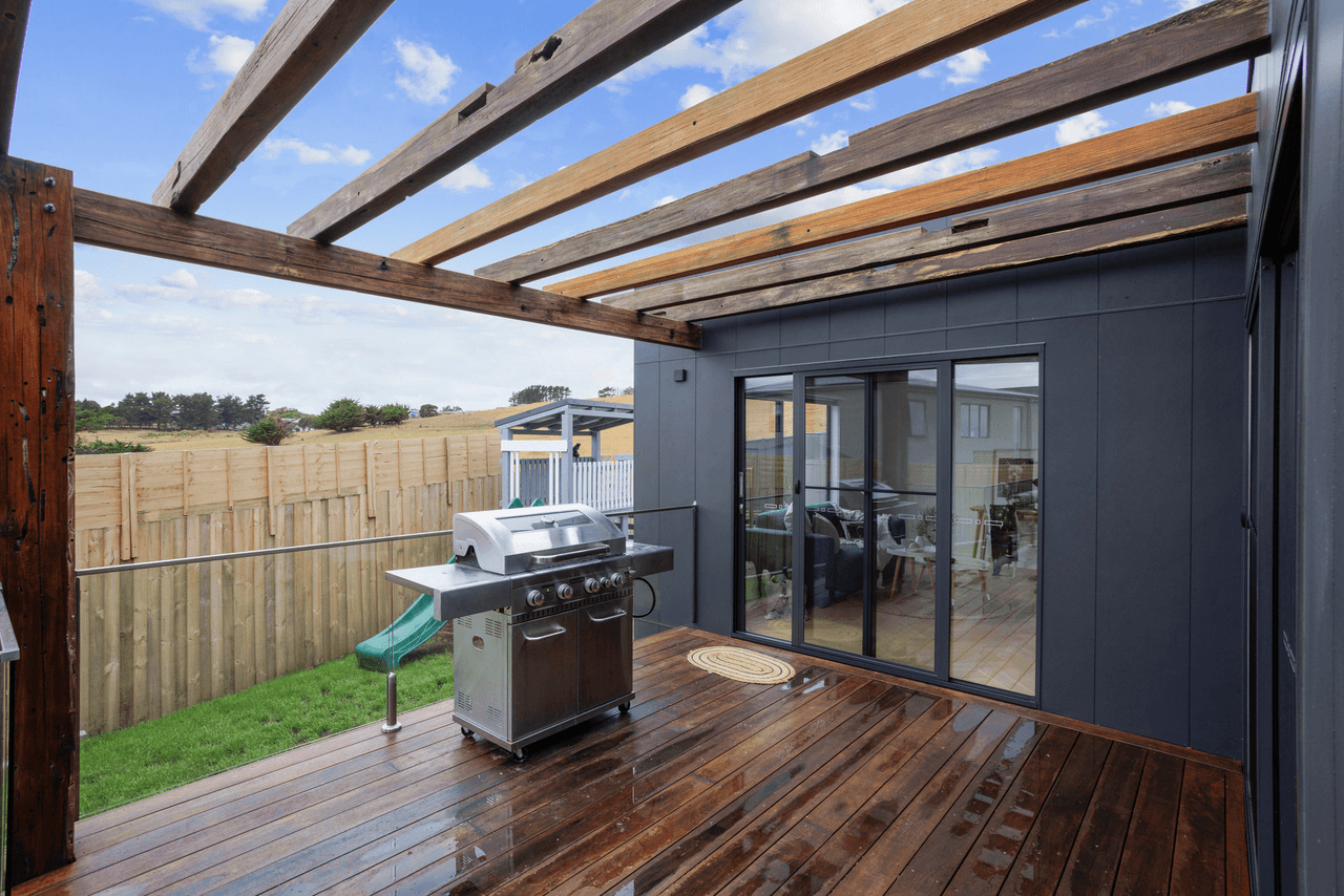 30 Penniwells Drive, SAN REMO, VIC 3925