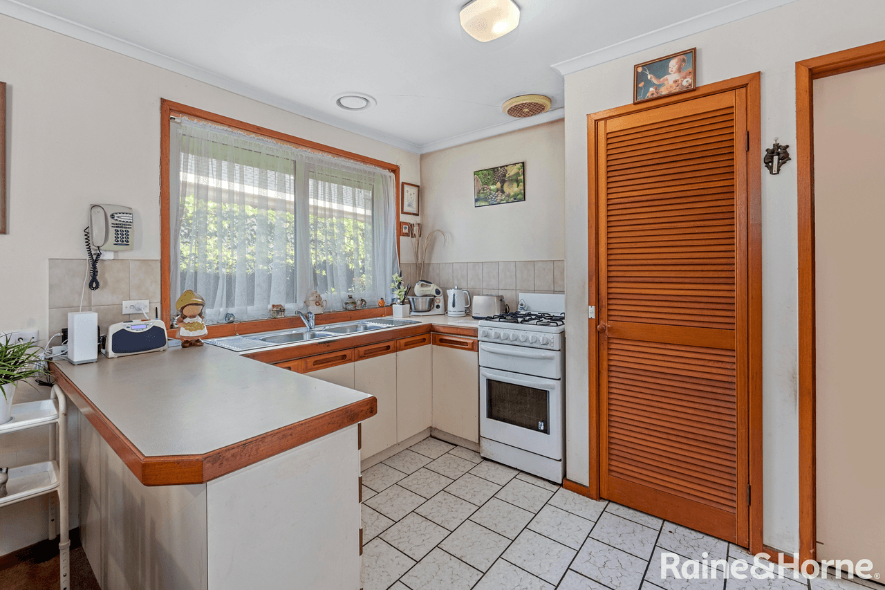 2/58 Kingdom Avenue, KINGS PARK, VIC 3021