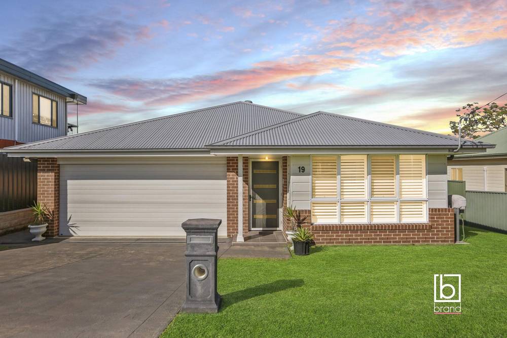 19 Boronia Road, LAKE MUNMORAH, NSW 2259
