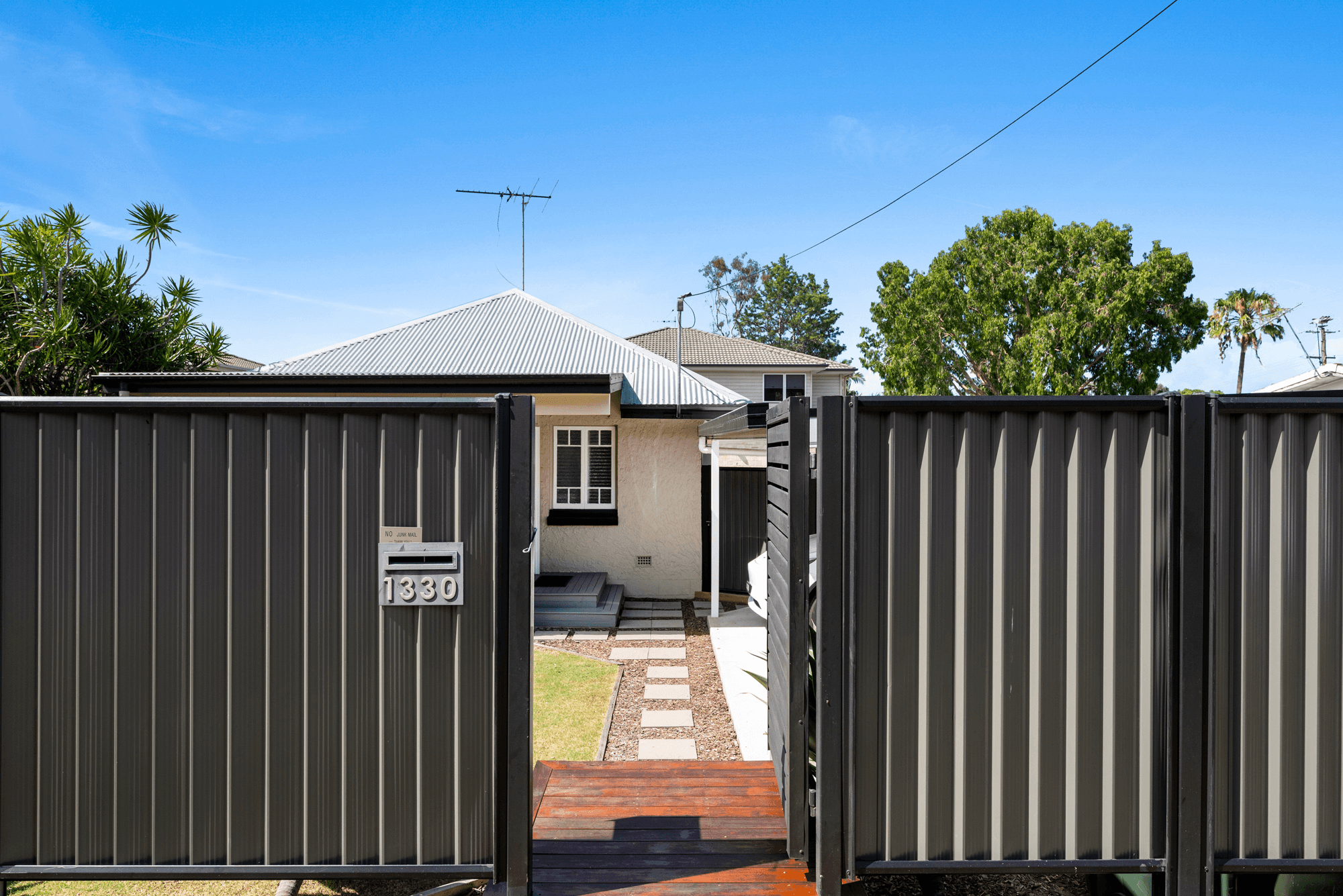 1330 Wynnum Road, TINGALPA, QLD 4173