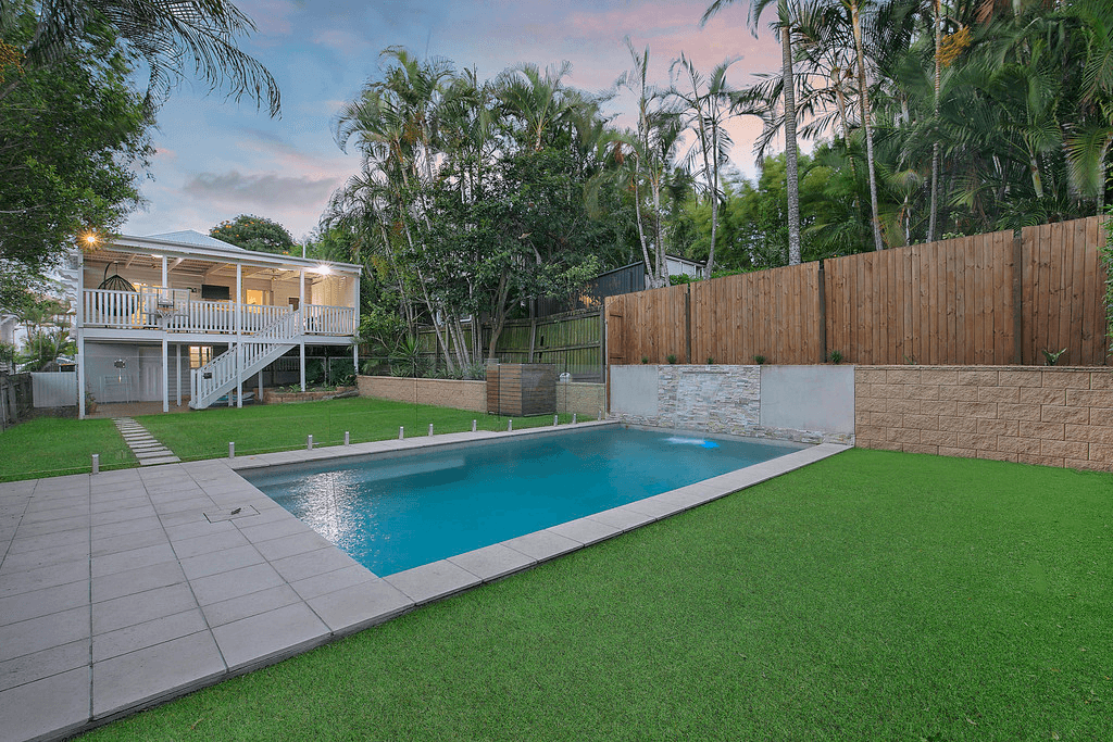 12 Princess Street, CAMP HILL, QLD 4152