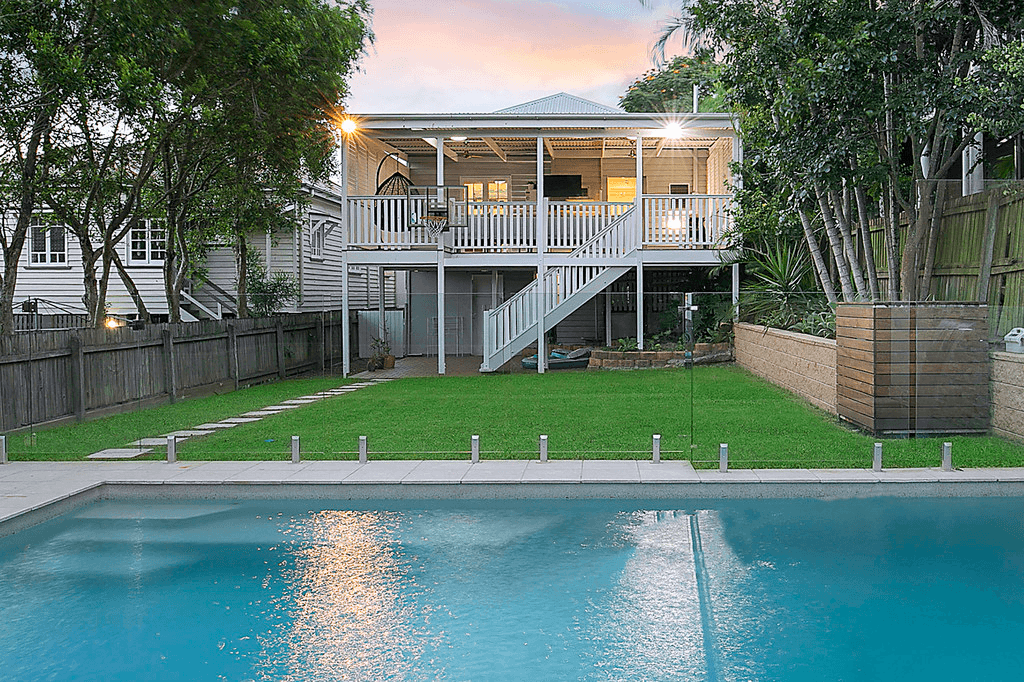 12 Princess Street, CAMP HILL, QLD 4152