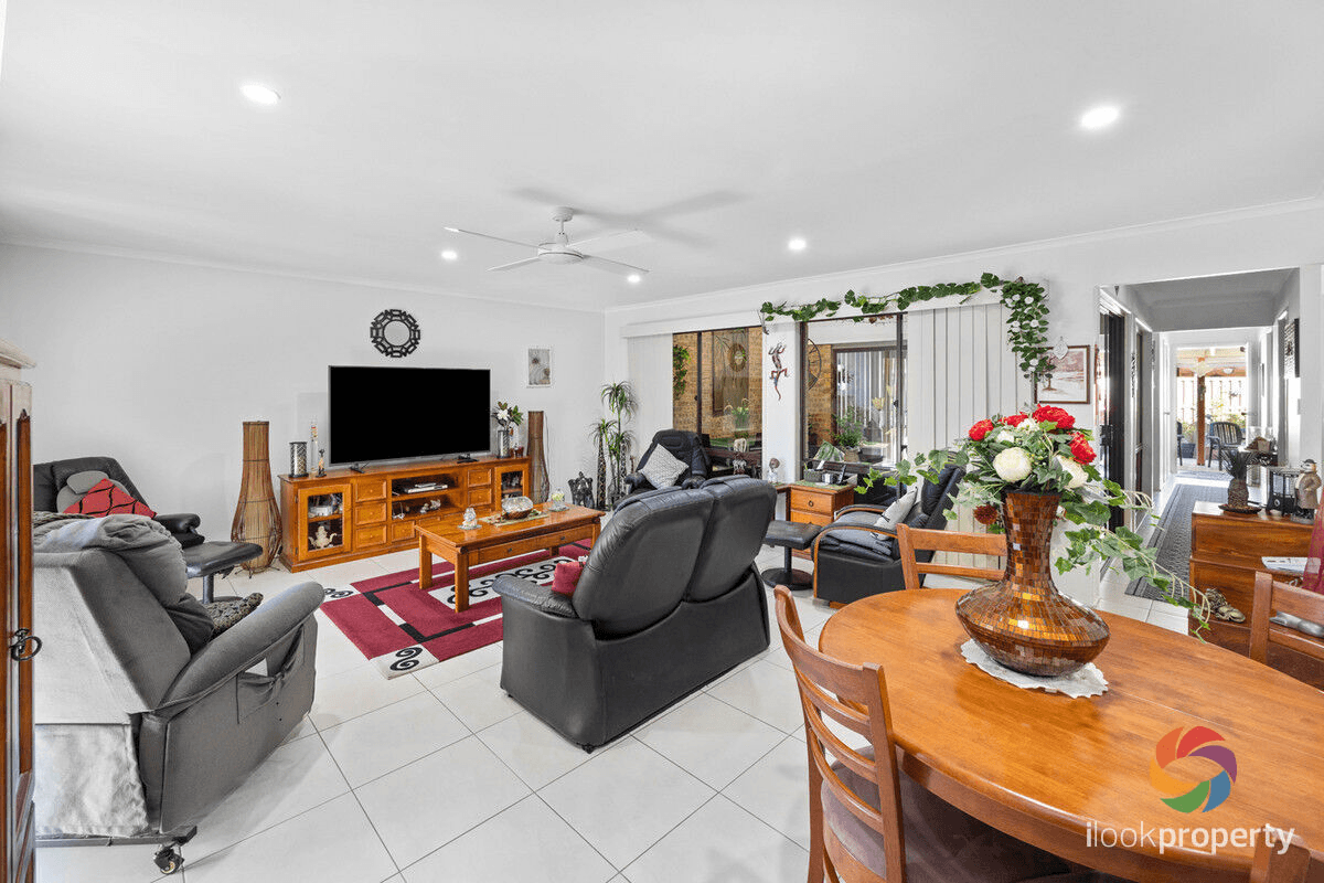 1/10 Melody Court, Warana, QLD 4575