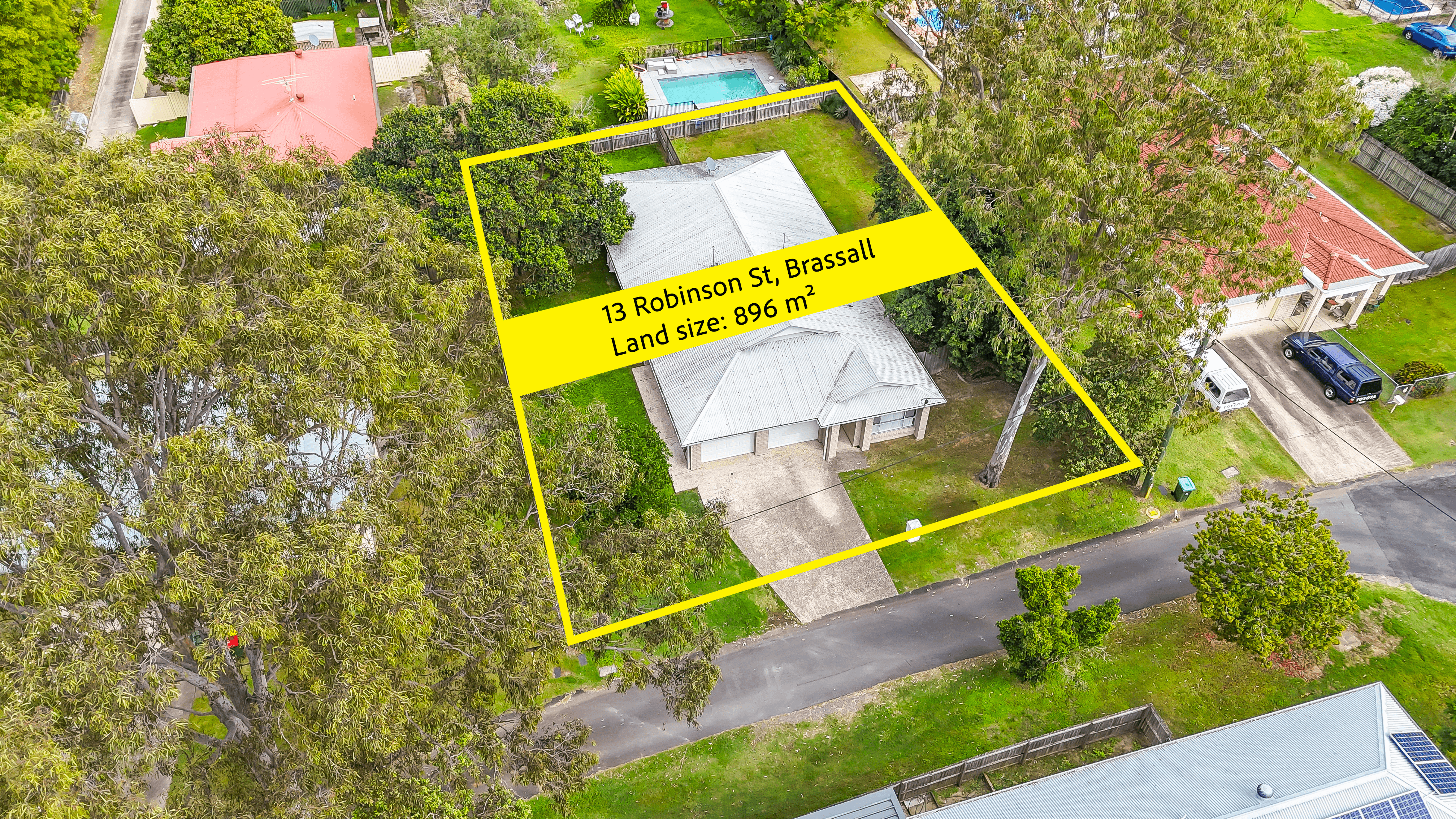 13 Robinson Street, BRASSALL, QLD 4305