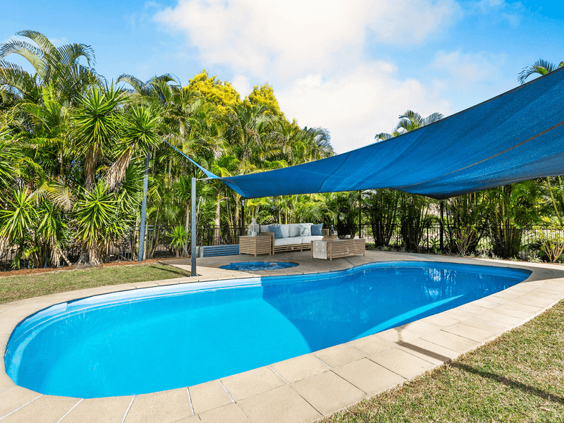 17 Showgrounds Drive, HIGHVALE, QLD 4520