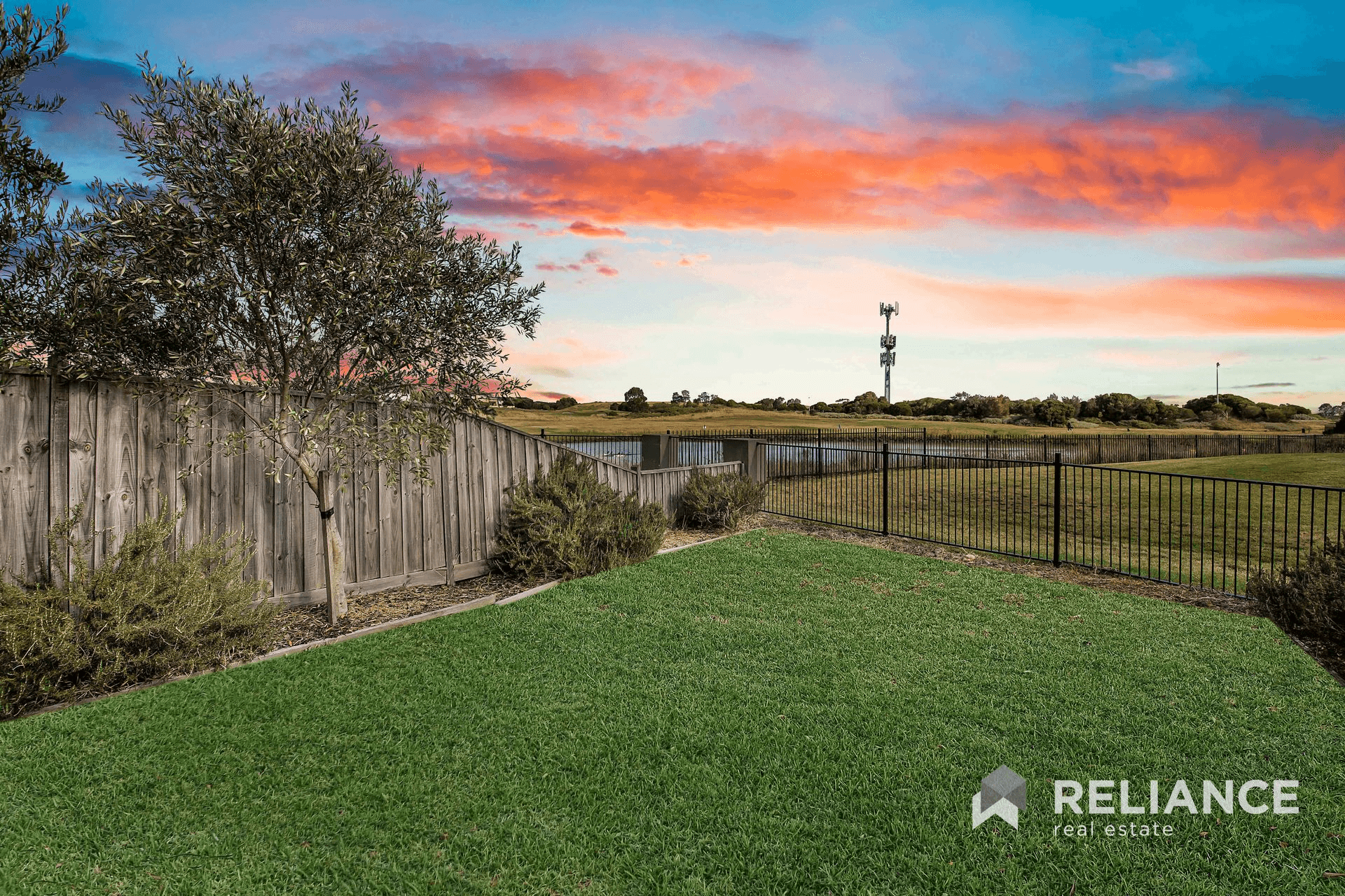 4/1-9 Eagleview Place, Sanctuary Lakes, VIC 3030