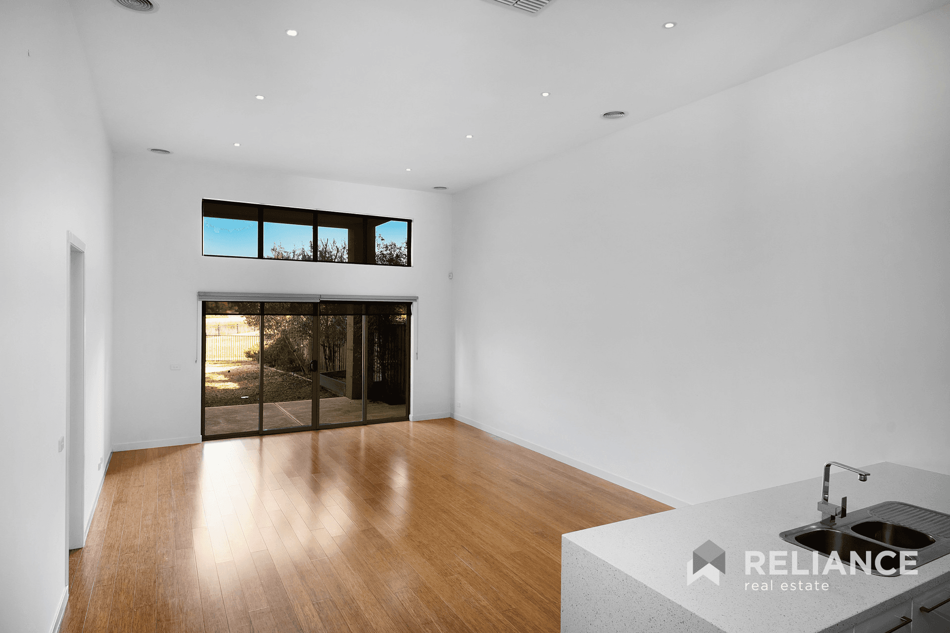 4/1-9 Eagleview Place, Sanctuary Lakes, VIC 3030