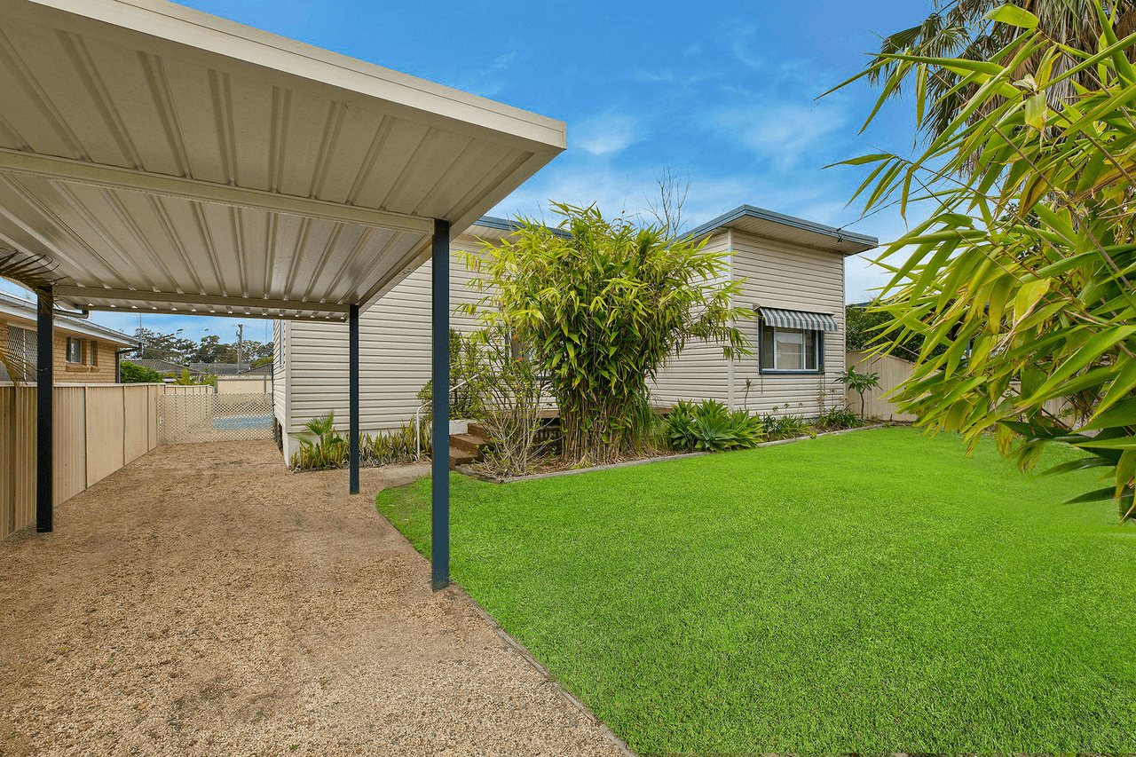 10 Dampier Boulevard, KILLARNEY VALE, NSW 2261