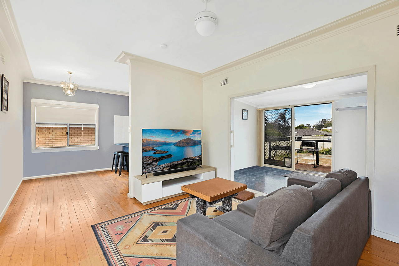 10 Dampier Boulevard, KILLARNEY VALE, NSW 2261