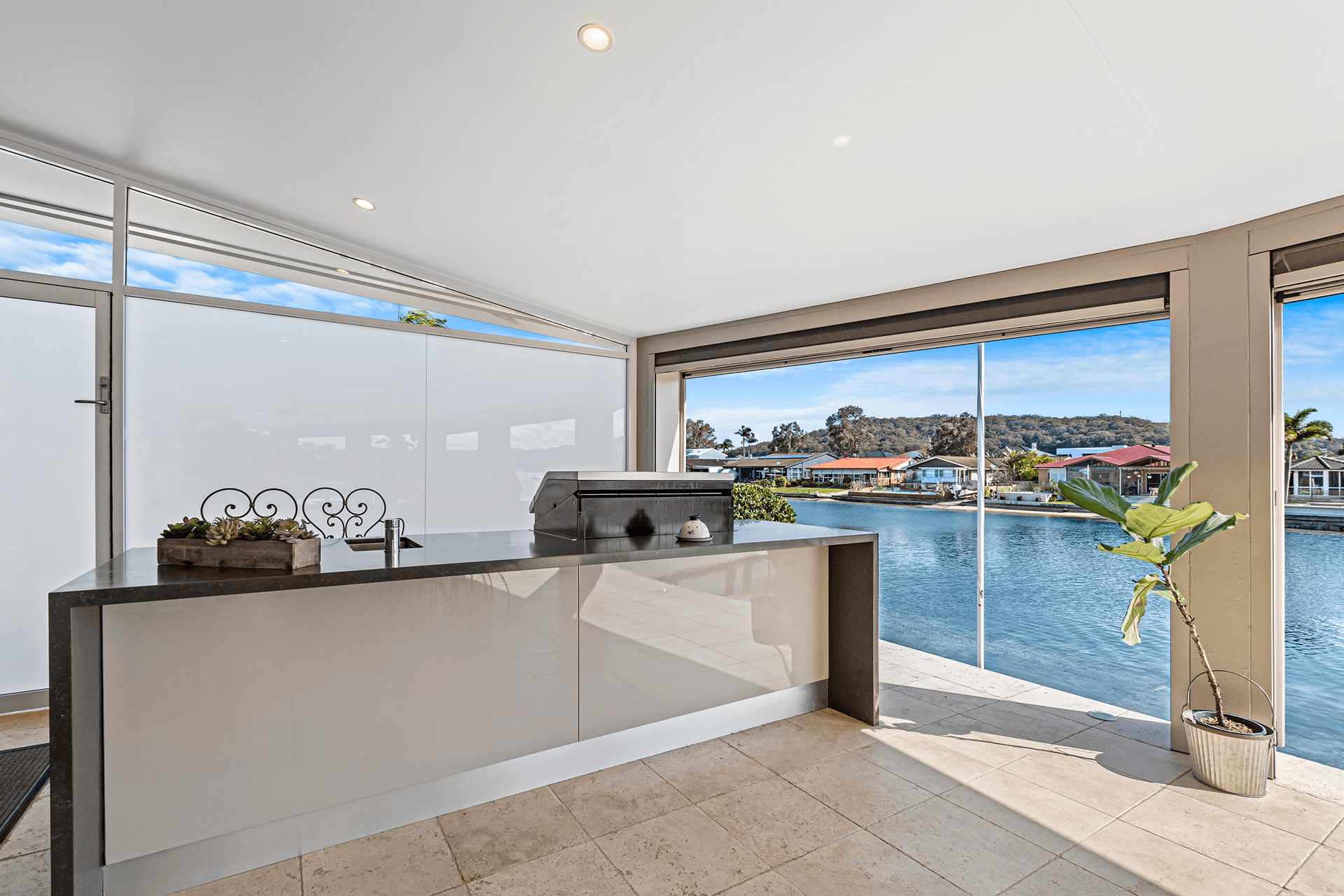 16 Heron Place, St Huberts Island, NSW 2257