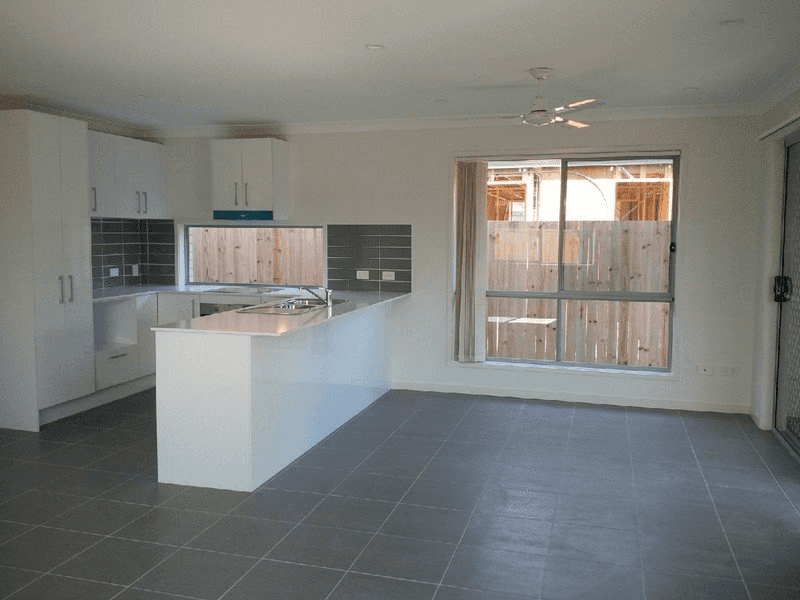 80 South Quarter Drive, LOGANLEA, QLD 4131