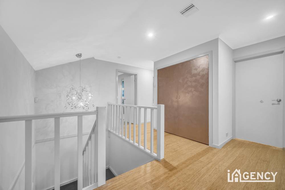 10 Plumpton Court, ENDEAVOUR HILLS, VIC 3802
