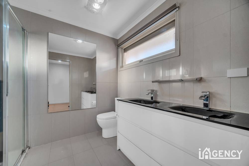 10 Plumpton Court, ENDEAVOUR HILLS, VIC 3802