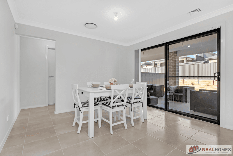 10 Corporal Way, JORDAN SPRINGS, NSW 2747