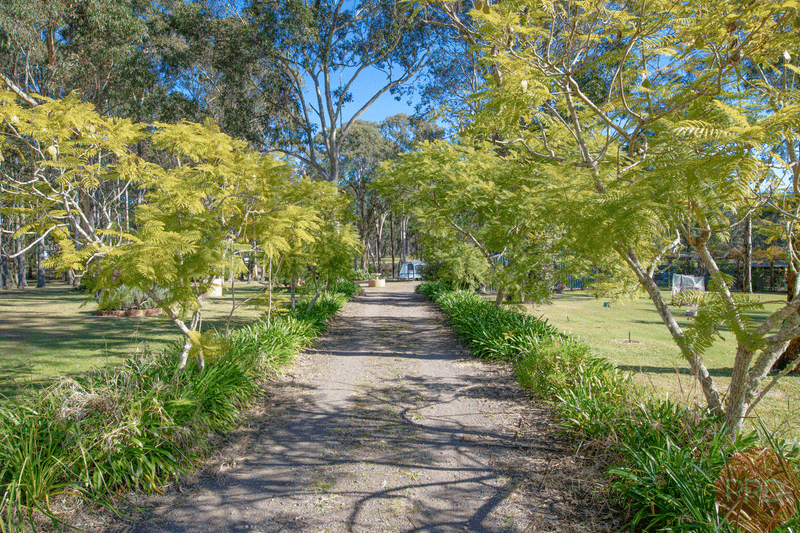 4 Mountain View Close, GLEN OAK, NSW 2320