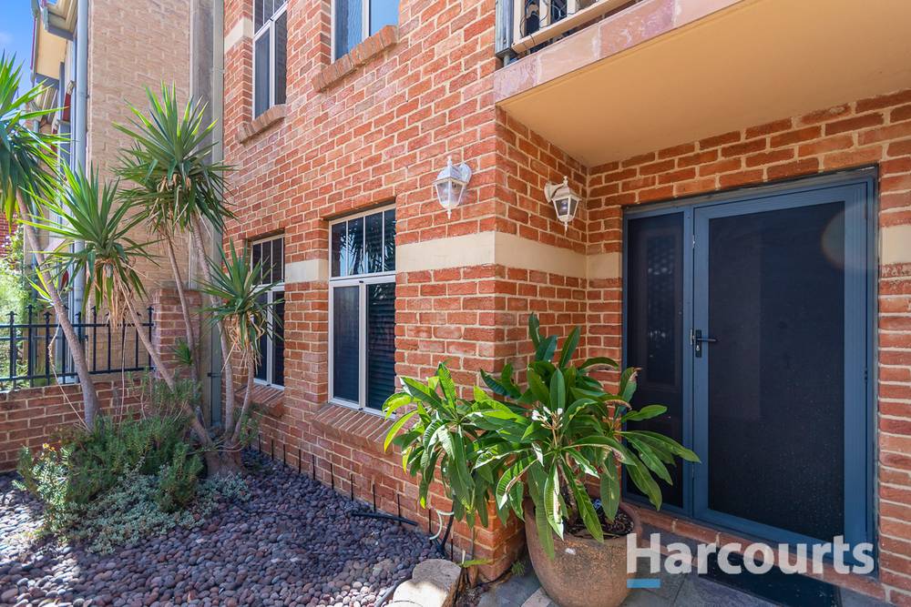 194 Lakeside Drive, JOONDALUP, WA 6027