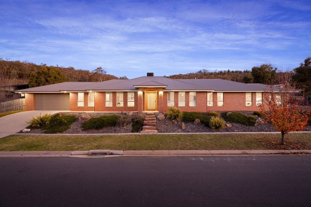 19 Baltimore Avenue, HAMILTON VALLEY, NSW 2641