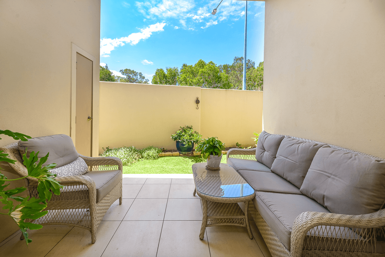 75 East Quay Drive, BIGGERA WATERS, QLD 4216