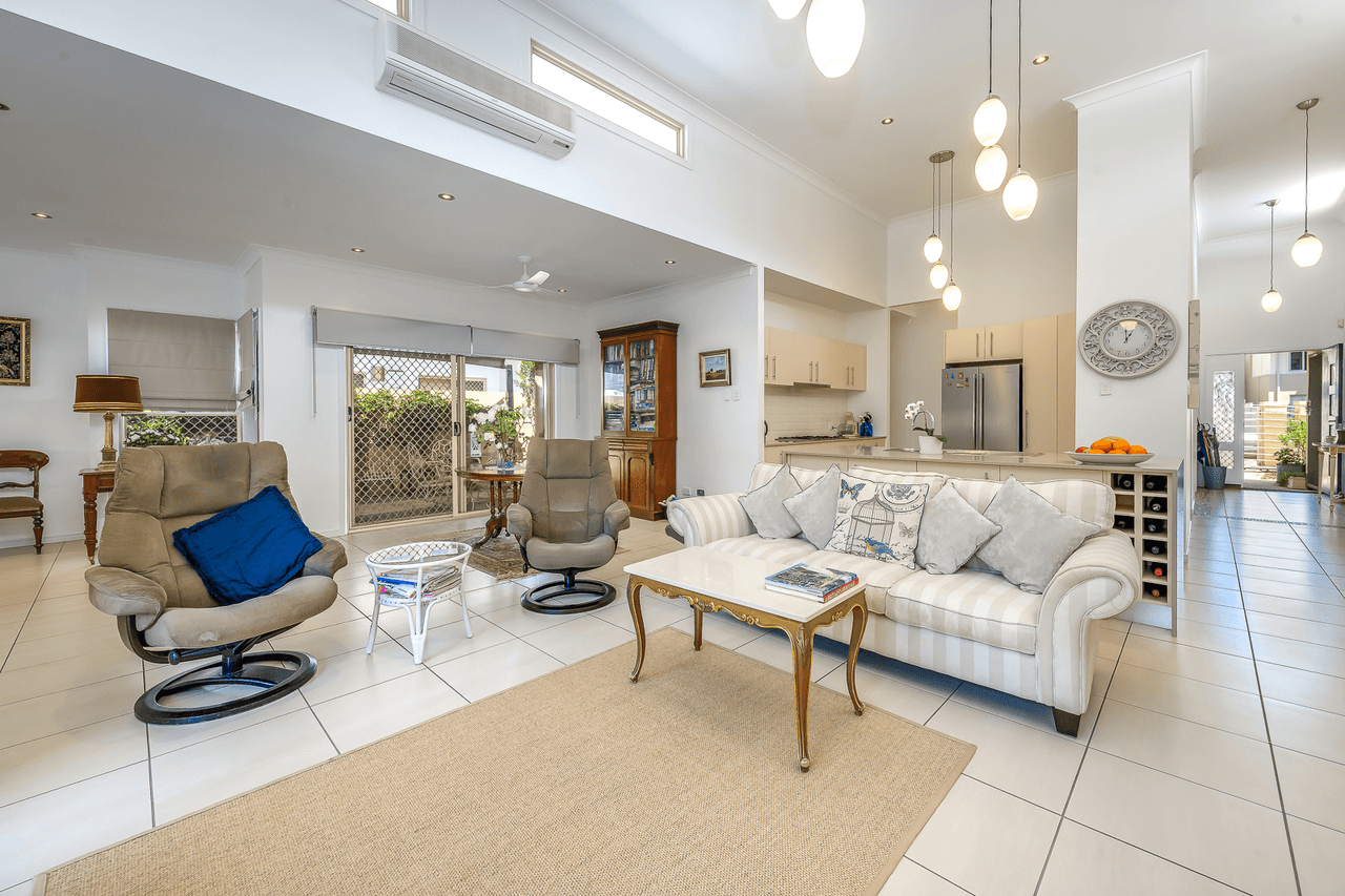 75 East Quay Drive, BIGGERA WATERS, QLD 4216