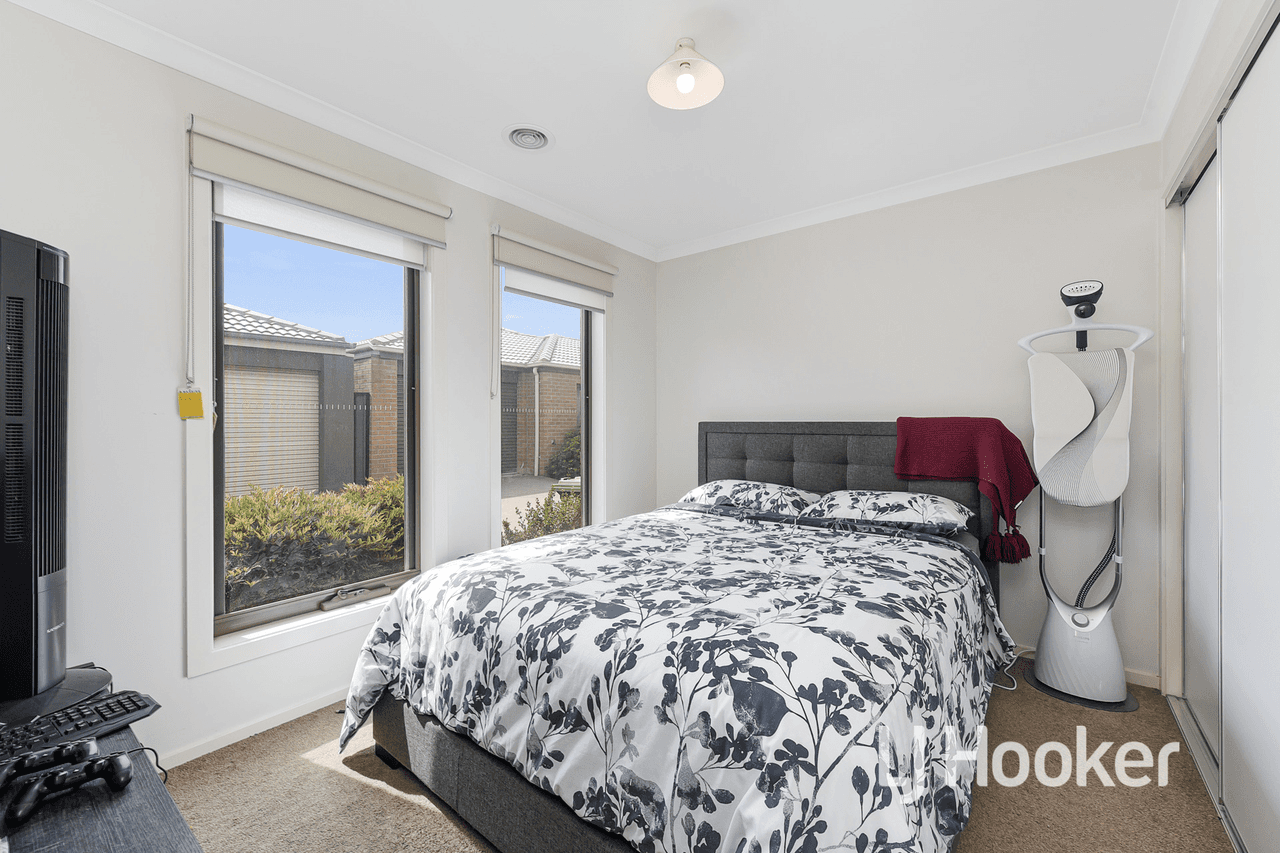 3 Nikolai Place, CLYDE NORTH, VIC 3978