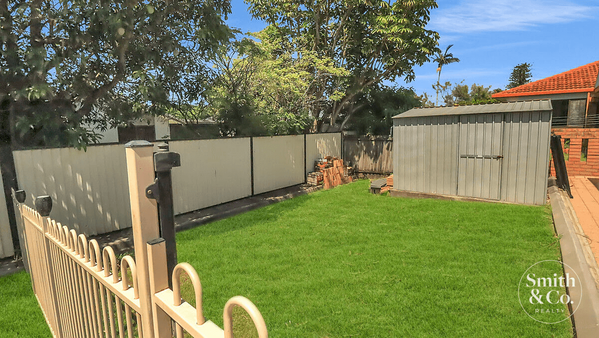 4 Gladiolus Court, Hollywell, QLD 4216