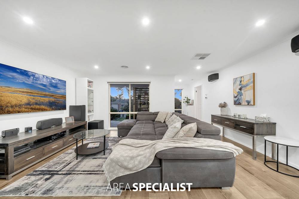 8 Jasa Crescent, Cranbourne West, VIC 3977