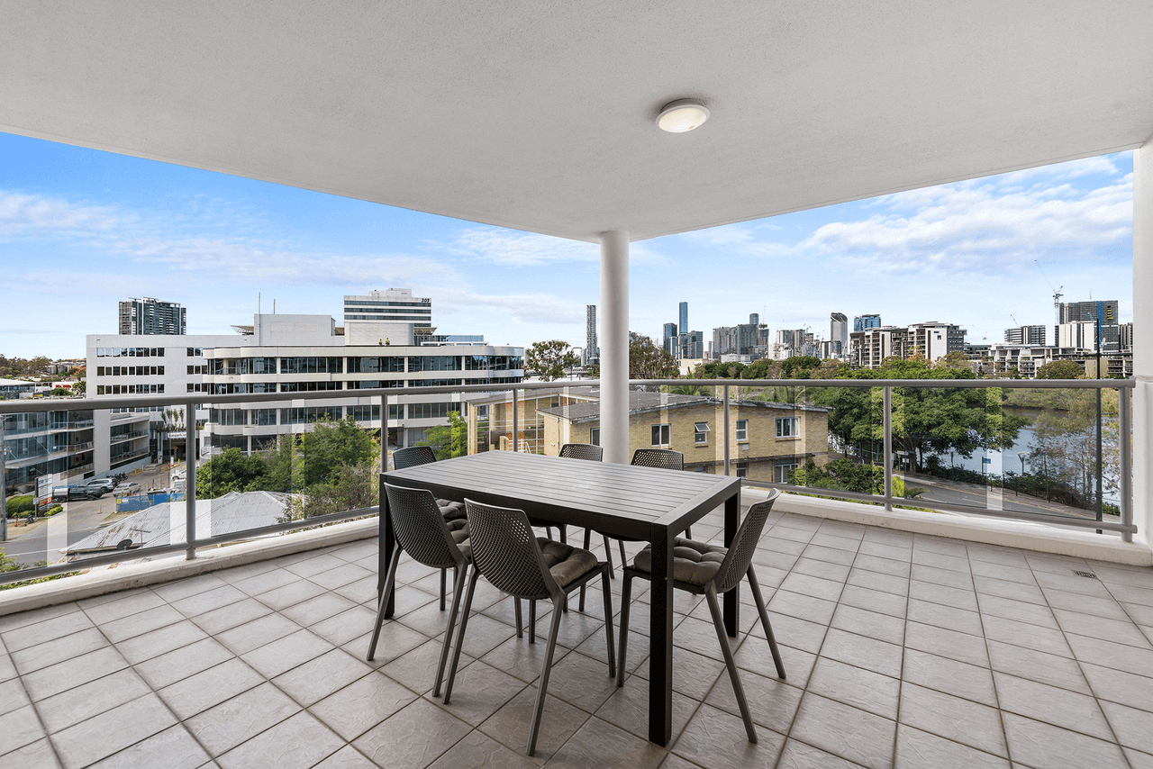 14/8 Dunmore Terrace, AUCHENFLOWER, QLD 4066