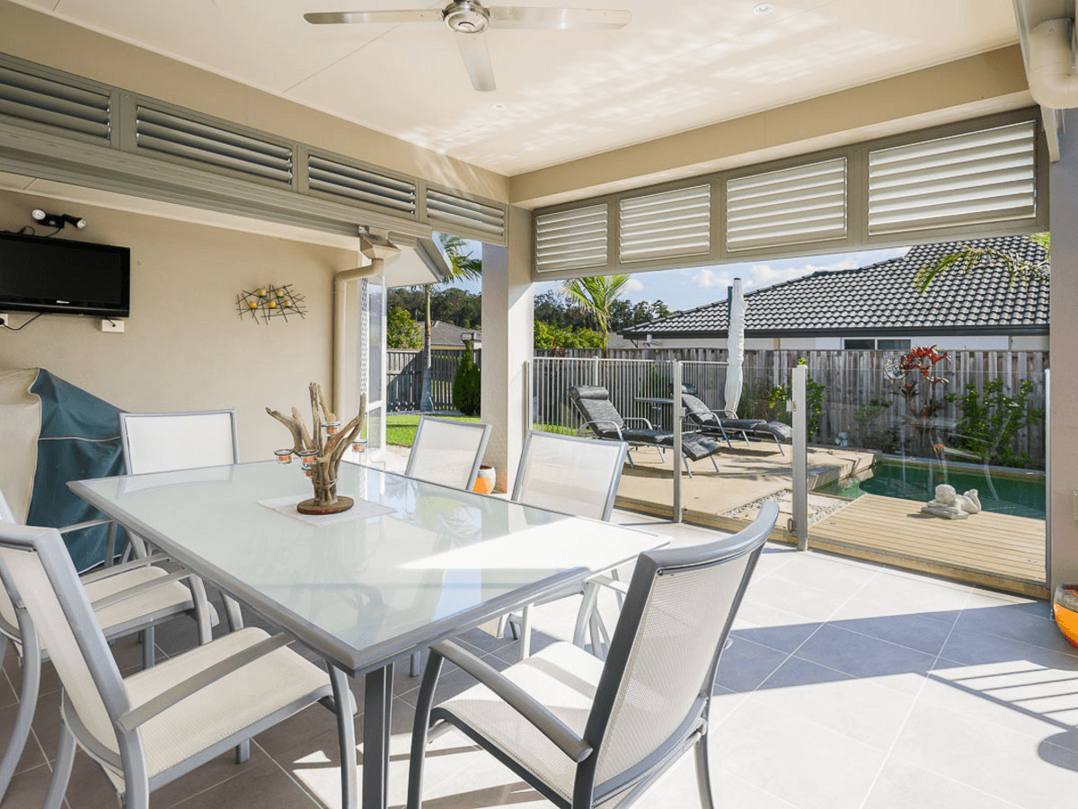 42 Faraday Crescent, Pacific Pines, QLD 4211