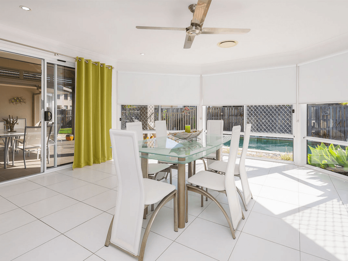 42 Faraday Crescent, Pacific Pines, QLD 4211