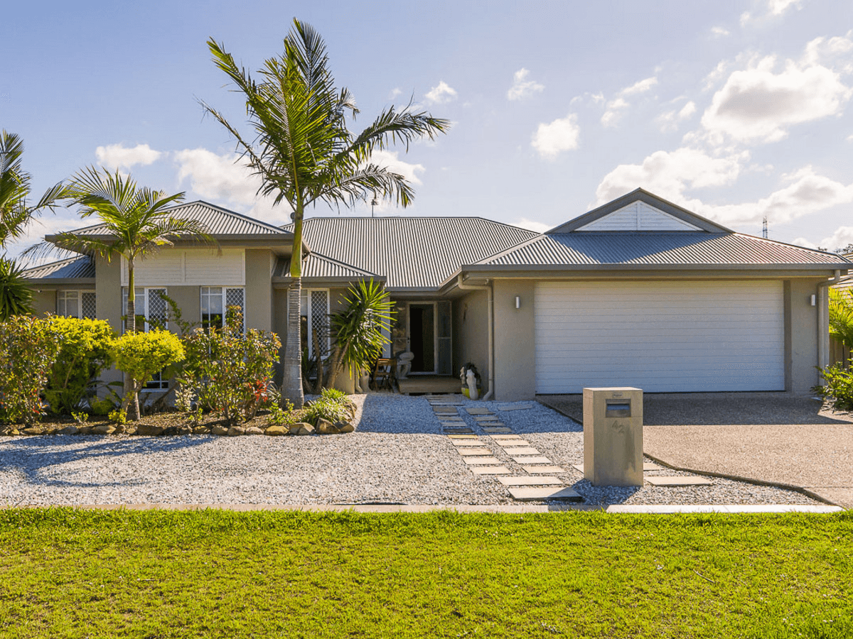 42 Faraday Crescent, Pacific Pines, QLD 4211