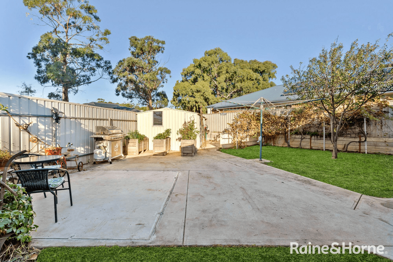 104 Penneys Hill Road, HACKHAM, SA 5163