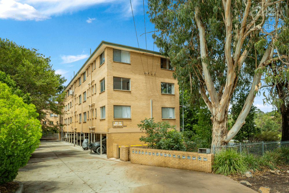 2/1 Mowatt Street, QUEANBEYAN EAST, NSW 2620