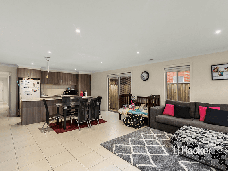 94 Eaststone Avenue, WOLLERT, VIC 3750