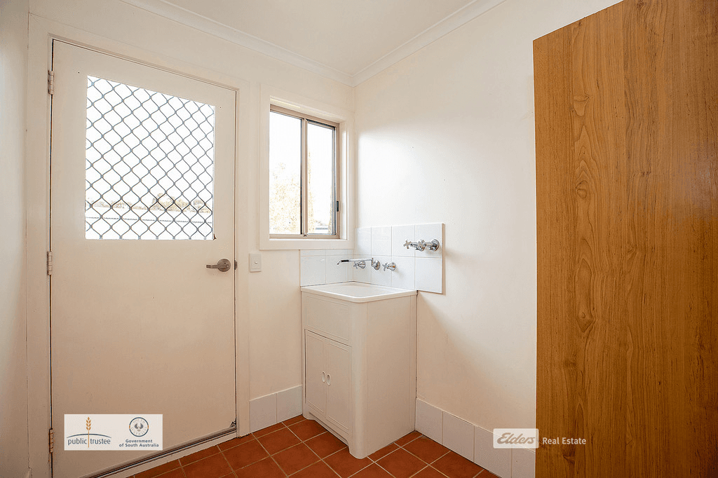 4 RULE Street, NARACOORTE, SA 5271